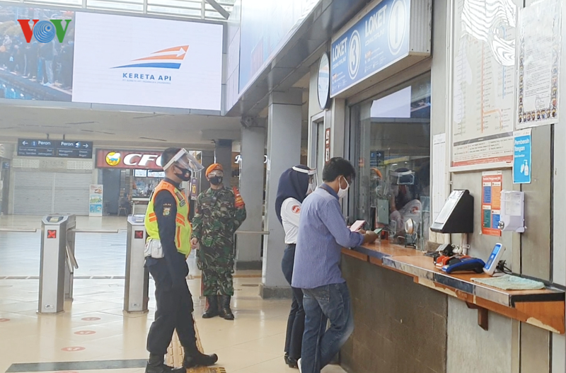 jakarta keo dai gioi han xa hoi quy mo lon giai doan chuyen tiep hinh 1
