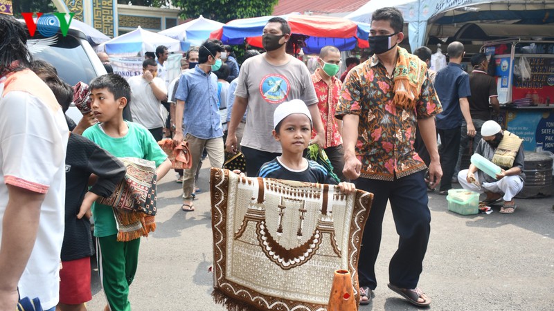 77% cu dan jakarta (indonesia) tu tin se khong bi lay nhiem covid-19 hinh 1