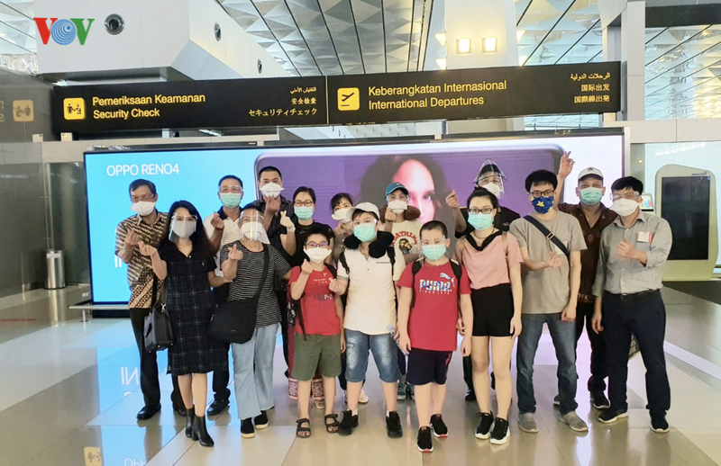217 cong dan viet nam tai indonesia duoc dua ve nuoc dot 2 hinh 8