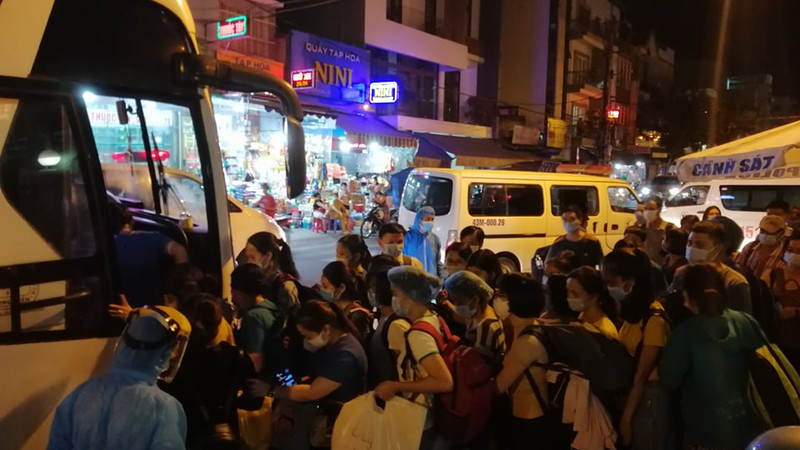 tu 8h sang mai, da nang kiem soat chat cac cua ngo ra vao hinh 1