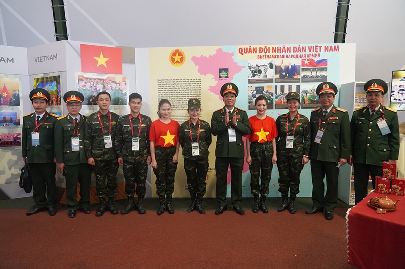 khai mac hoi thao quan su quoc te lan thu 6 tai nga hinh 10
