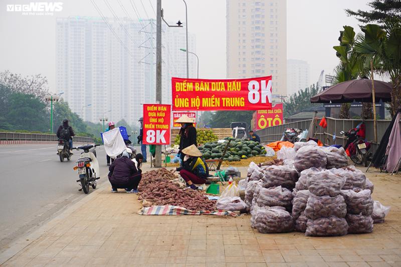 khoai lang ngon ngang tren via he ha noi, cho khach "giai cuu" hinh 8