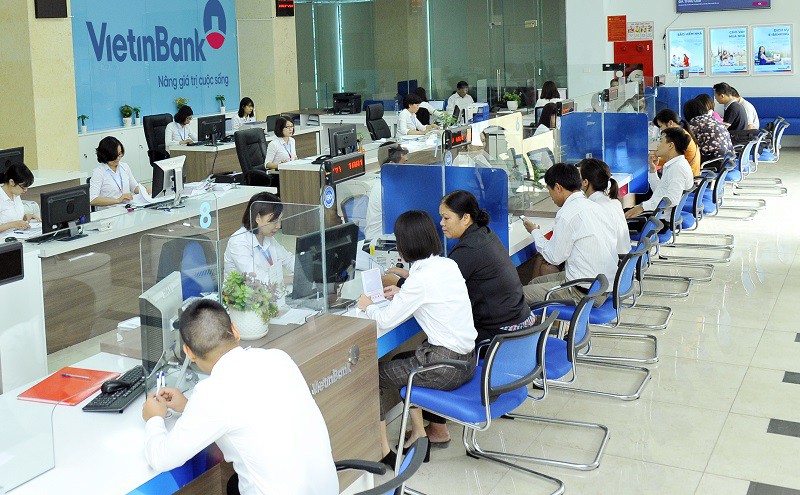 vietinbank tuyen dung le tan van phong tru so chinh hinh 1
