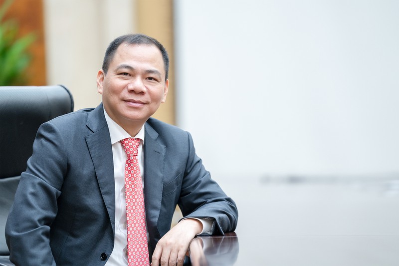 ty phu pham nhat vuong duoc forbes ton vinh tai "bang vang" chong dich hinh 1
