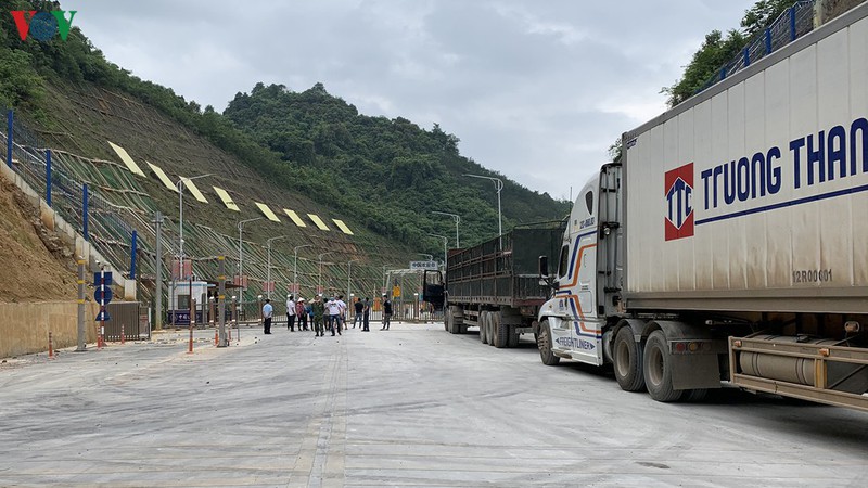 chi khoi phuc lai cac cua khau phu, loi mo co luu luong hang hoa lon hinh 1