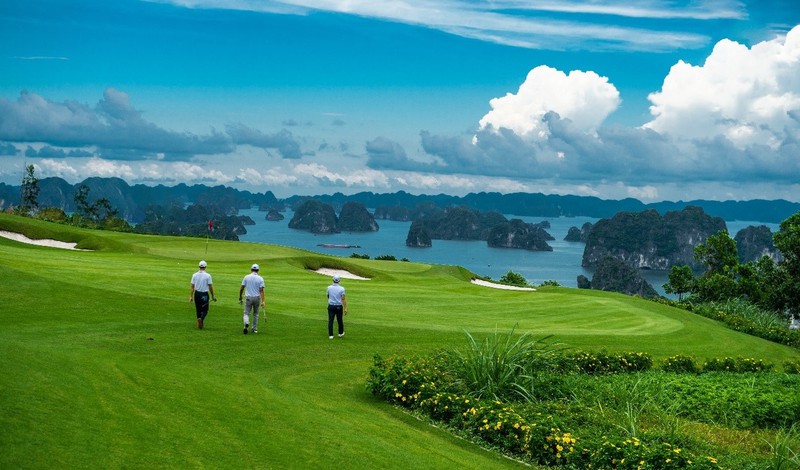 nhung san golf viet man nhan golfer hinh 1