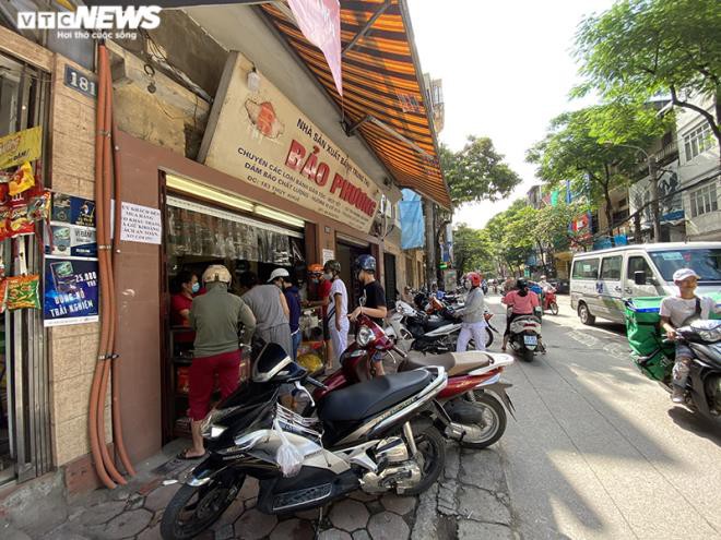 banh trung thu mo ban som, thap thom lo e am vi covid-19 hinh 1
