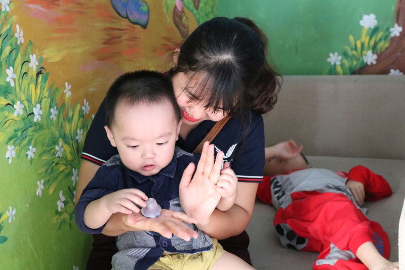hoc sinh, sinh vien nhg mang xuan den tre mo coi va cu gia neo don hinh 5