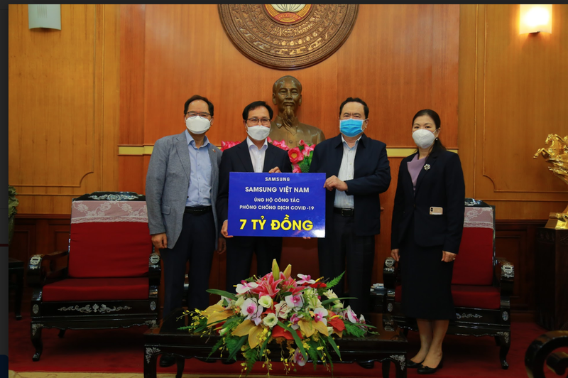 samsung viet nam ung ho 10 ty dong chung tay phong, chong covid-19 hinh 1