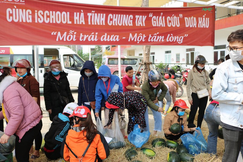 hoc tap - hoc sinh nhg khien gian cach xa hoi tro nen gan gui hon hinh 4