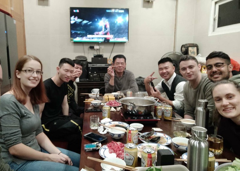 tet viet va nhung dieu khien nguoi nuoc ngoai me man hinh 2