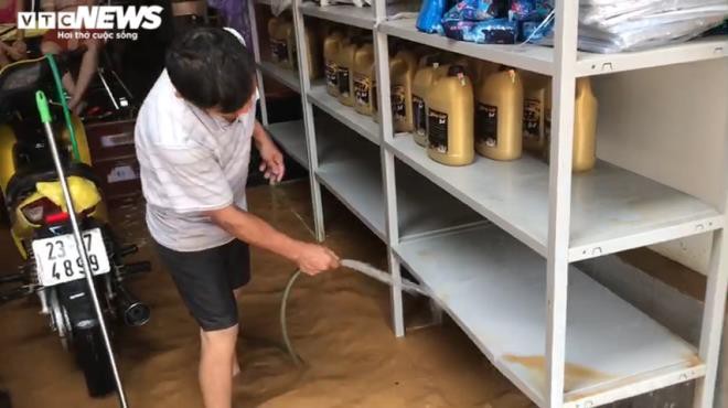 ha giang chim trong bien nuoc, canh sat ngam minh chuyen do giup dan hinh 9