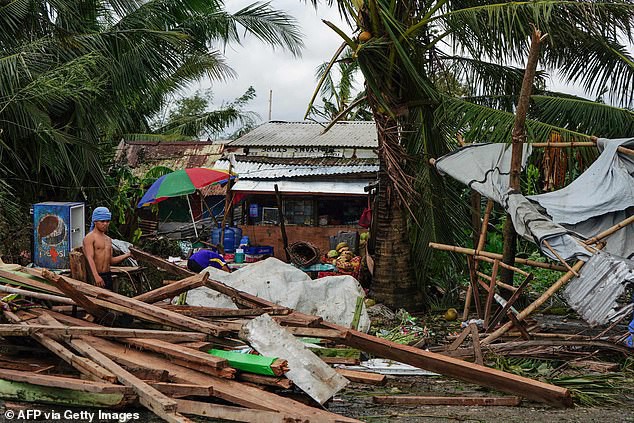 anh: bao phanfone tan pha philippines, it nhat 28 nguoi thiet mang hinh 10
