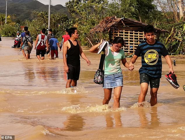 anh: bao phanfone tan pha philippines, it nhat 28 nguoi thiet mang hinh 1