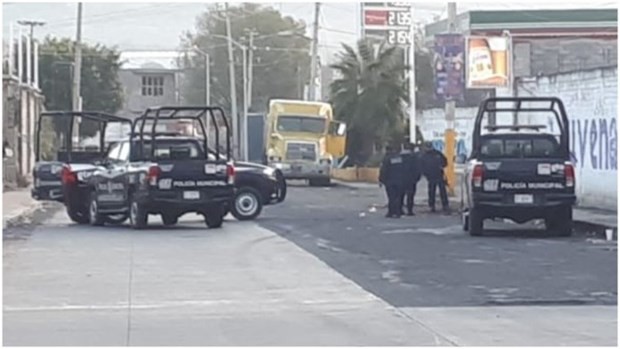 xa sung tai truong hoc o mexico lam 2 nguoi thiet mang  hinh 1