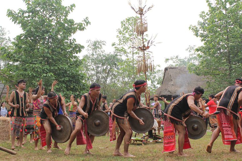 ngay xuan am ap ben huong ruou can cua dong bao s’tieng hinh 4
