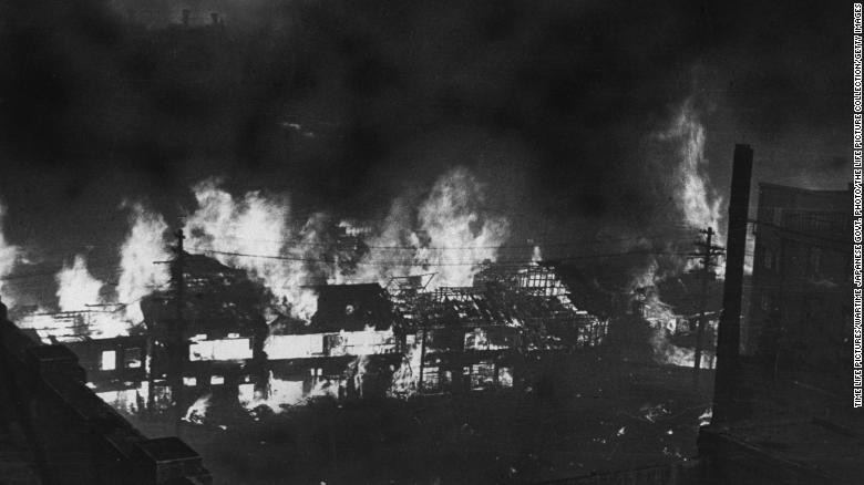 tran bom kinh hoang my trut xuong tokyo nam 1945 giet chet 100.000 nguoi hinh 1