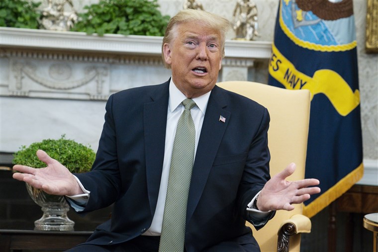 trump muon thay doi chien luoc chong covid-19: buoc di day mao hiem? hinh 1