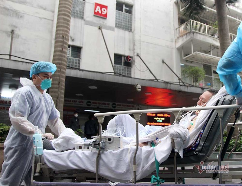 ca benh dau tien vao bach mai sau cach ly duoc cuu song trong gang tac hinh 1