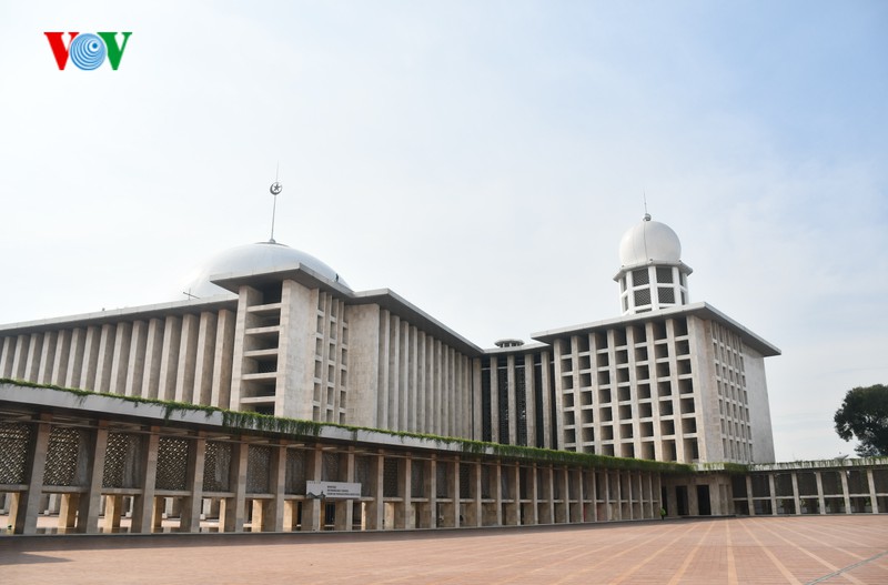 indonesia lan dau tien trong lich su dong cua nha tho dip eid al-fitr hinh 1