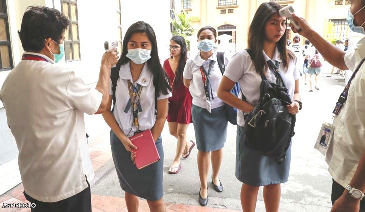philippines khong mo cua truong hoc cho toi khi co vaccine covid-19 hinh 1
