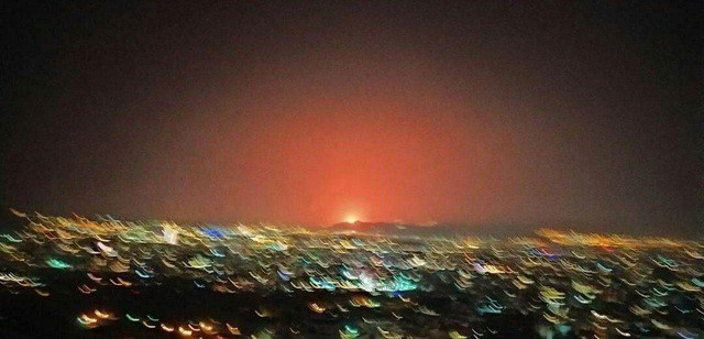 video: no lon lam rung chuyen thu do tehran (iran) trong dem hinh 1