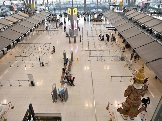 thai lan cho phep nguoi nuoc ngoai het visa cu tru den thang 9/2020 hinh 1
