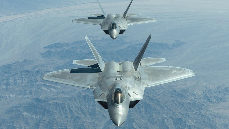 cai bien he thong lien lac, "chim an thit" f-22 se som thong tri bau troi hinh 1