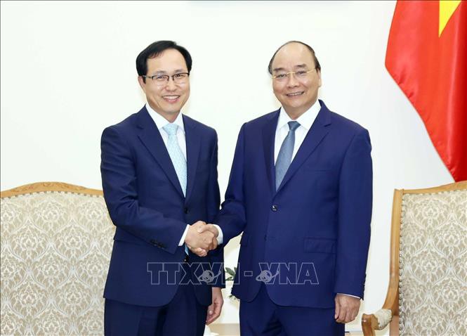 thu tuong nguyen xuan phuc tiep tong giam doc to hop samsung viet nam hinh 1