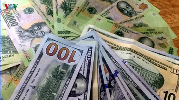 gia usd trong nuoc "giam chan tai cho" vao ngay gio to hinh 1