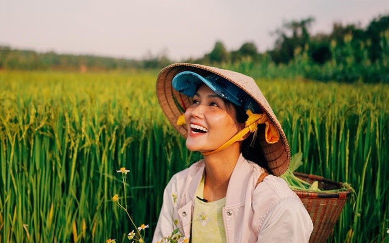 nghi tranh dich, cac "sao" viet o nha lam nong, thu hoach nong san hinh 3