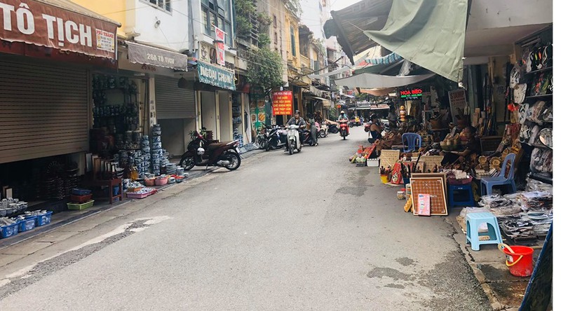 hang loat cua hang "cua dong, then cai" tren pho co ha noi von sam uat hinh 7