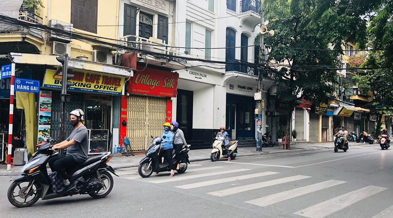 hang loat cua hang "cua dong, then cai" tren pho co ha noi von sam uat hinh 3