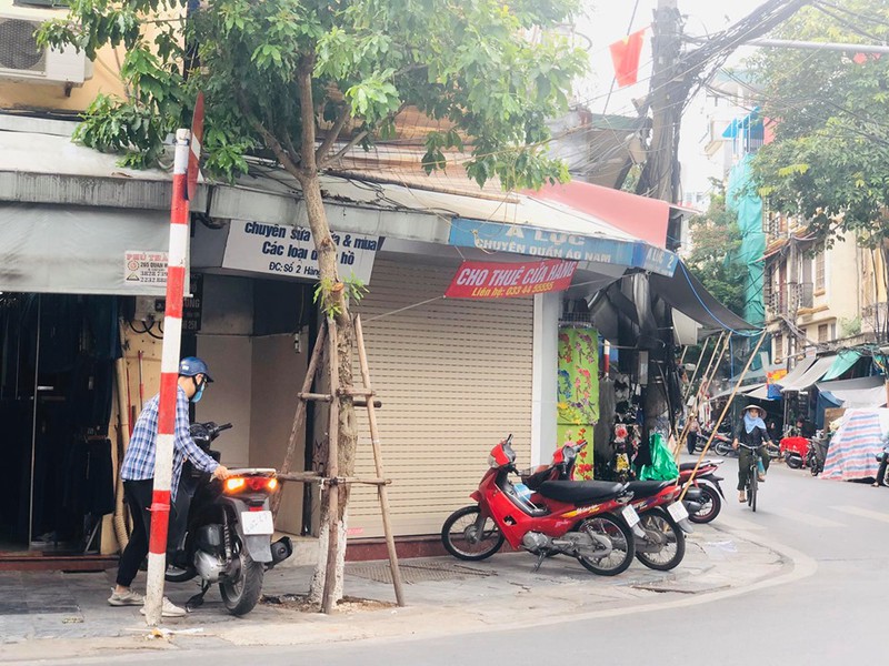 hang loat cua hang "cua dong, then cai" tren pho co ha noi von sam uat hinh 8