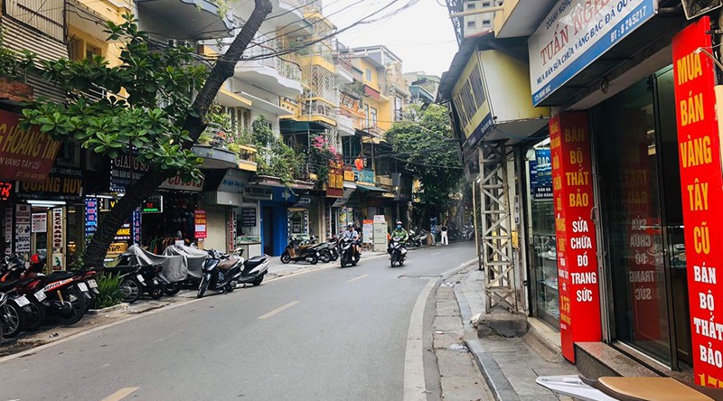 hang loat cua hang "cua dong, then cai" tren pho co ha noi von sam uat hinh 12