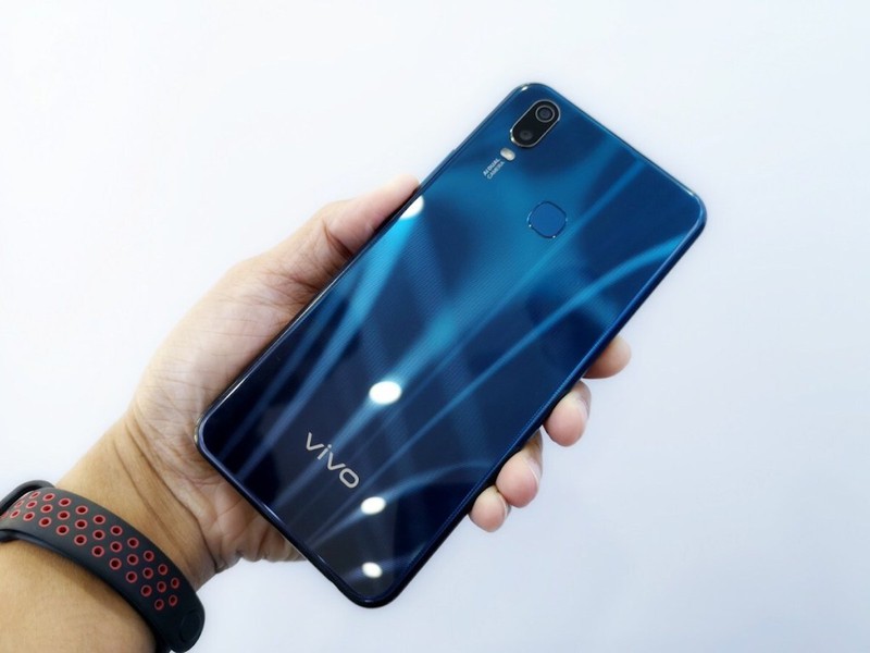 diem danh nhung smartphone dung on voi gia binh dan, duoi 3 trieu dong hinh 6