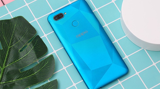 diem danh nhung smartphone dung on voi gia binh dan, duoi 3 trieu dong hinh 4
