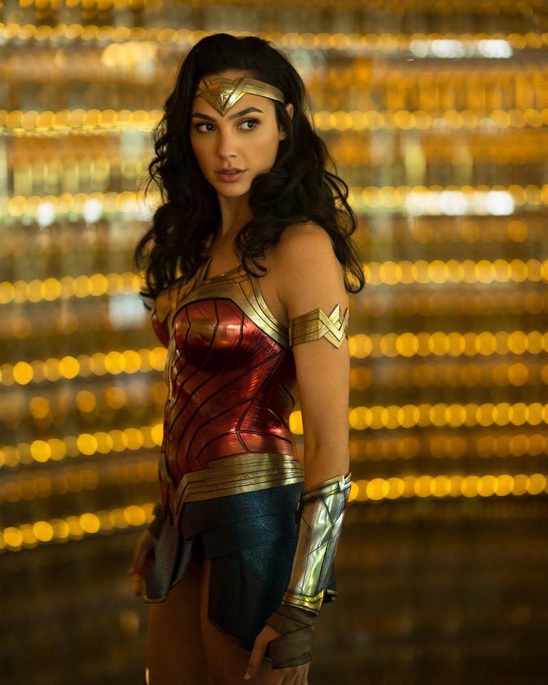  bom tan "wonder woman 1984" he lo tao hinh quyen ru cua gal gadot hinh 1