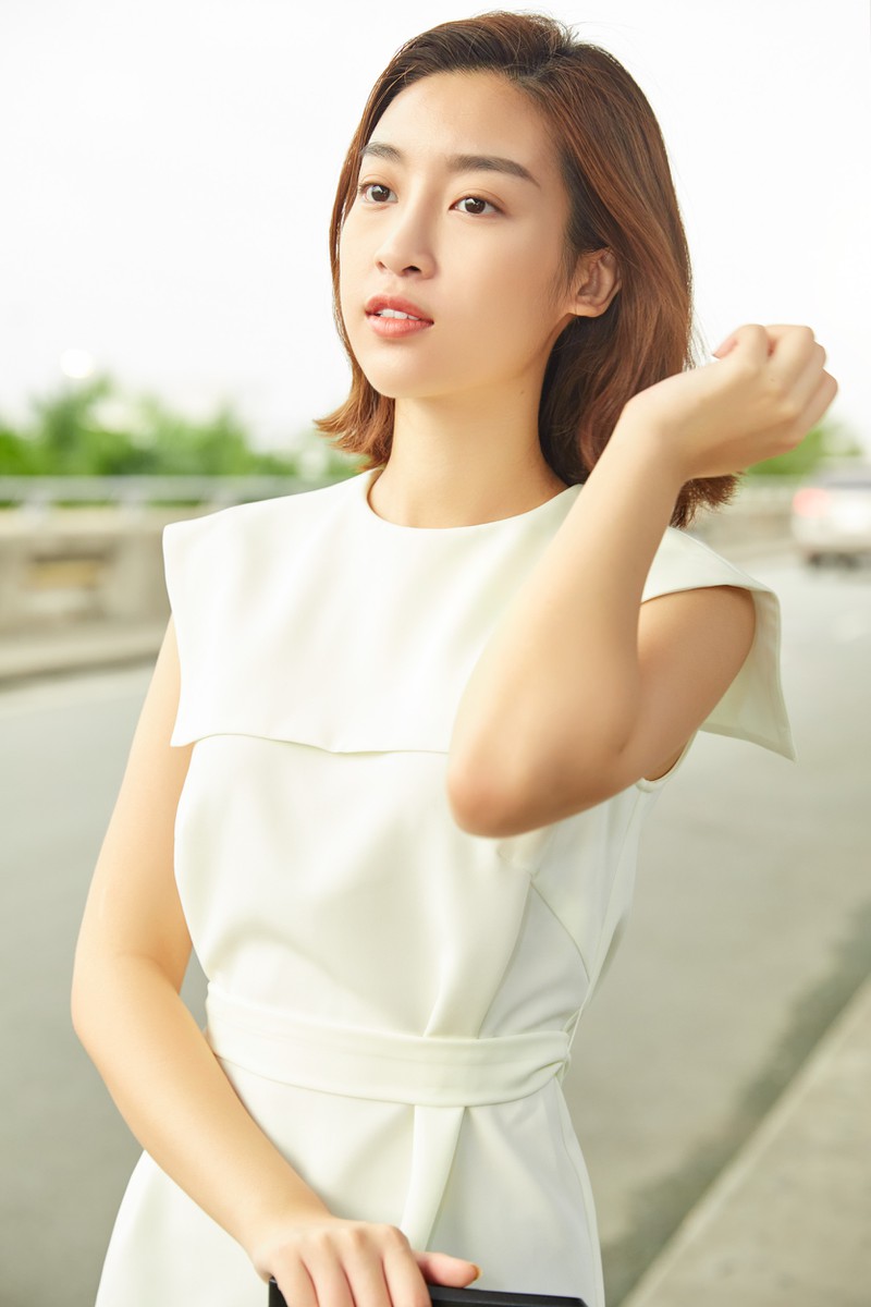 hoa hau do my linh va phuong ly do mat moc xinh dep tai san bay hinh 5