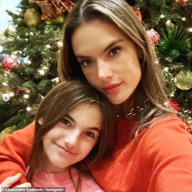 alessandra ambrosio dien dam xe cao do ruc di an toi cung ban trai hinh 6