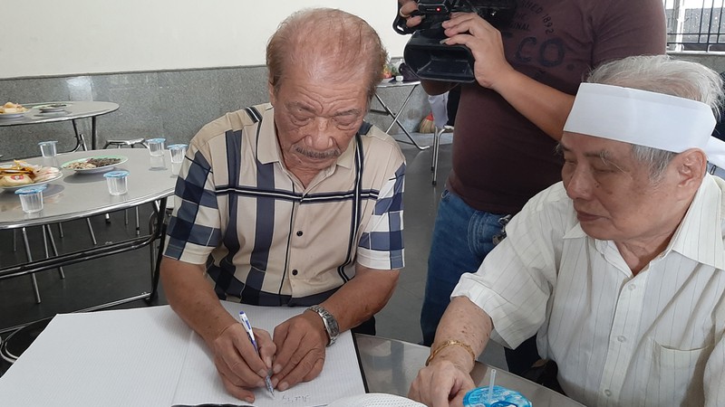 cac nhac si, nguoi ham mo tiec thuong nhac si tai hoa nguyen van ty hinh 7