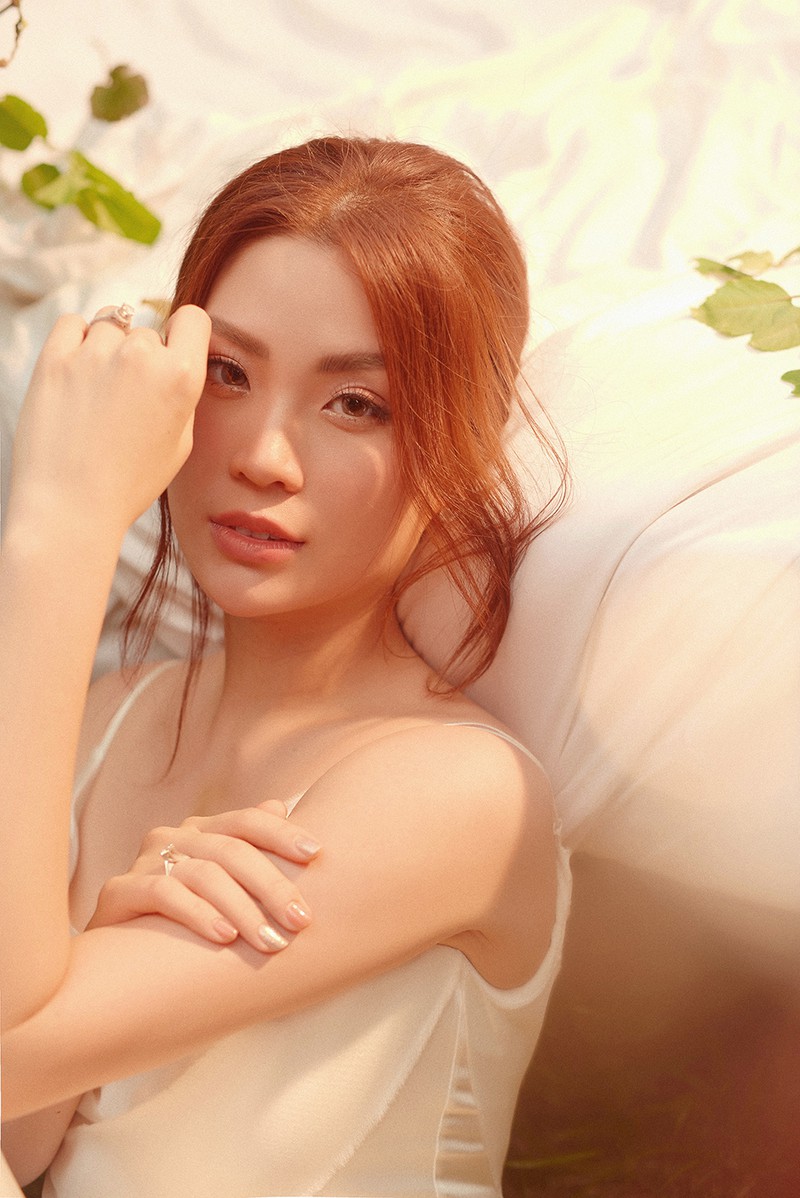 a hau diem trang khang dinh dang cap nhan sac 10 nam thanh xuan hinh 3