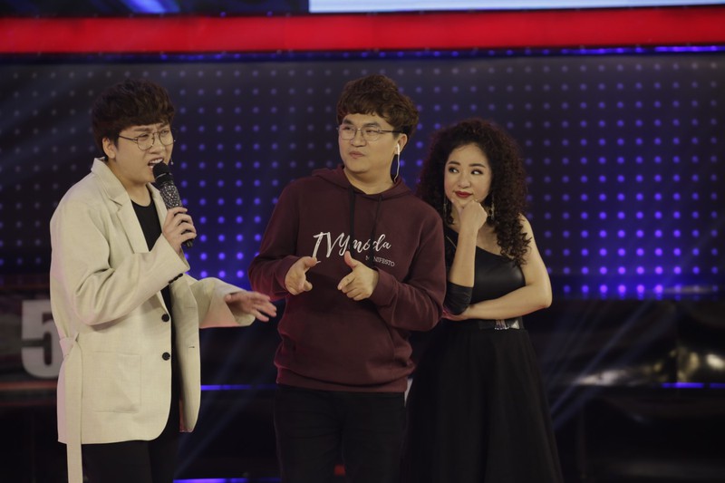 tran thanh "que" khi bi phat la nhac den "noi dau" mac do bung chi hinh 2