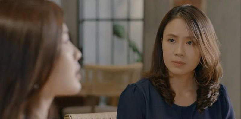 trong nhan hoa hong tren nguc trai roi nuoc mat vi hong diem hinh 2