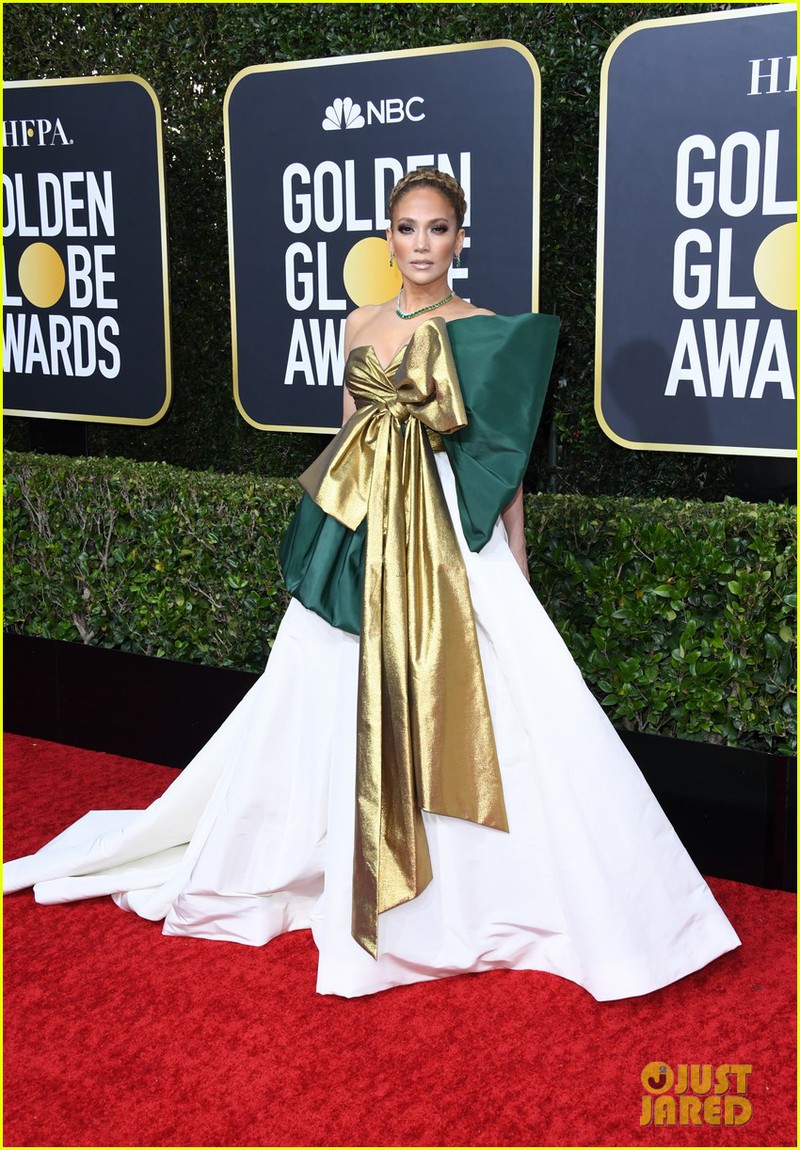 jennifer lopez dep man ma, e ap ben tinh tre tren tham do qua cau vang hinh 5