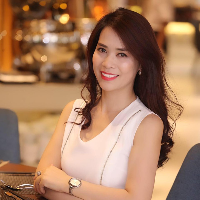 a hau doanh nhan y lan xac nhan la ban gai cua danh hai chi trung hinh 3