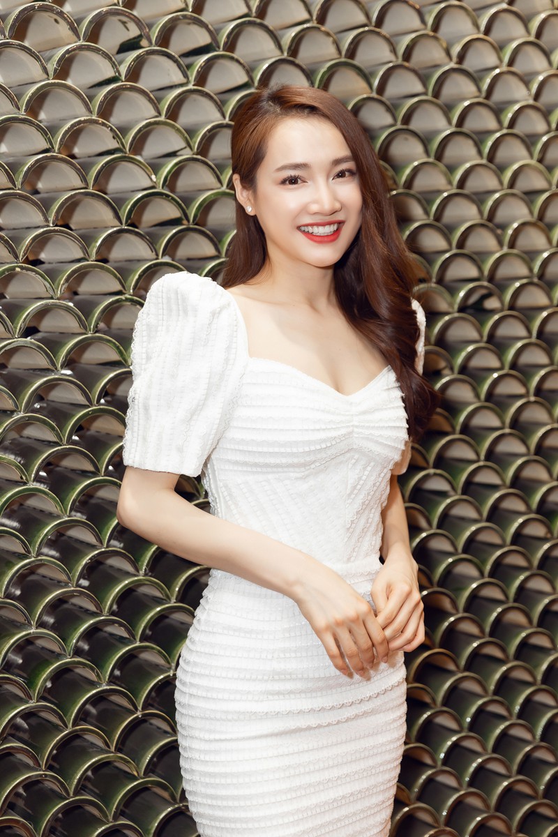 nha phuong thay 2 bo vay, nung ma tinh cam truong giang o hau truong hinh 7