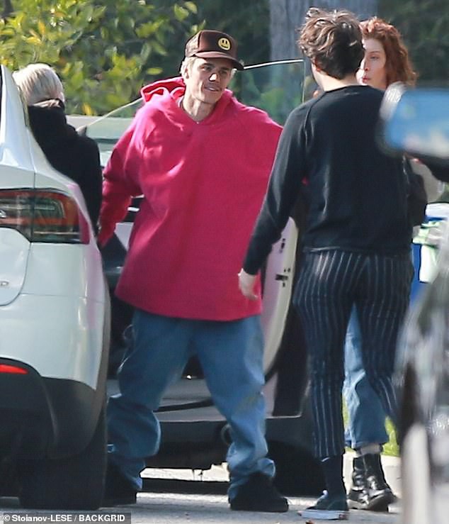 justin bieber phan chan den tham ban sau khi thua nhan mac benh lyme hinh 4