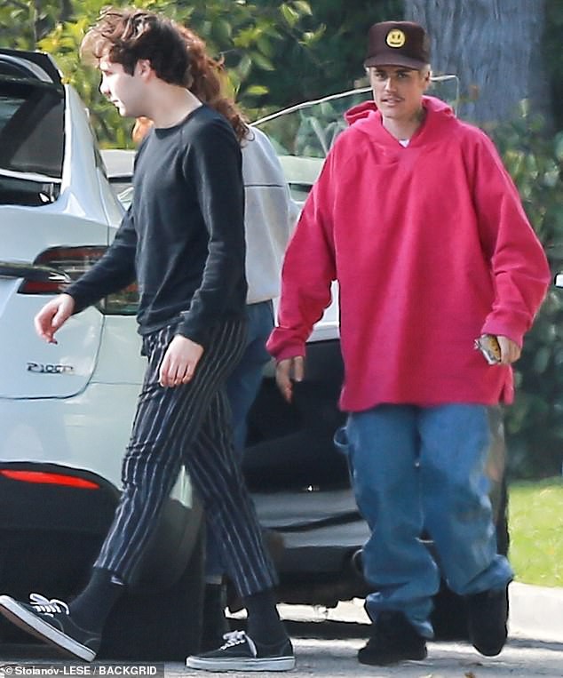 justin bieber phan chan den tham ban sau khi thua nhan mac benh lyme hinh 6
