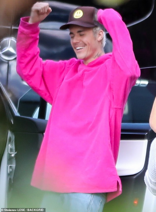 justin bieber phan chan den tham ban sau khi thua nhan mac benh lyme hinh 7